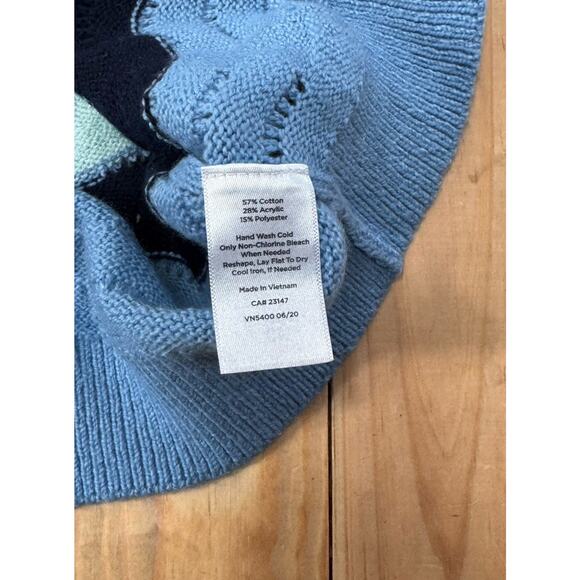 Blue and White Wave Pattern Sweater - Picture 11 of 12